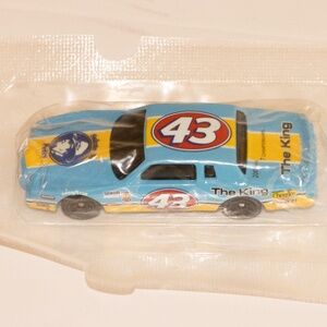 1:64 Scale Die Cast General Mills/Hotwheels Salute To Richard Petty #43 Toy Cars